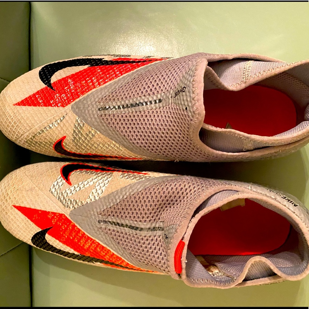 Nike Phantom Vision 2 Pro “metallic bomber grey”